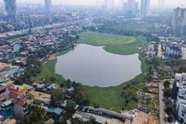 Hiện trạng hồ bị san lấp trái phép giữa Thủ đô