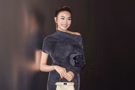 "Chị đại làng mẫu" Thanh Hằng diện đồ trăm triệu sang chảnh