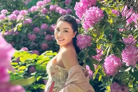 Người mẫu Quỳnh Thư hạ sinh con trai ở Đức