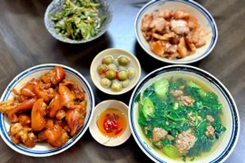 Mẹ đảm khoe loạt mâm cơm 100 nghìn 4 người ăn, ai cũng khen