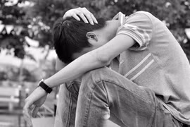 Tôi có nên để bạn gái giữ cái thai với người yêu cũ?