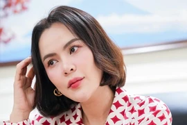 Loạt ồn ào của HH Phương Lê trước lùm xùm chế lời “Quốc ca“