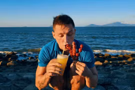 Chàng Tây làm rể Hà Nội, nói tiếng Việt như gió gây bất ngờ