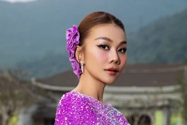 Siêu mẫu Thanh Hằng tài năng, đắt show thế nào?