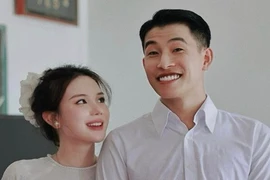 Tuấn Mõ “Táo quân” tổ chức lễ ăn hỏi với bạn gái hot girl