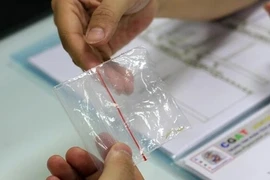 Người đàn ông vô sinh sốc khi biết đứa trẻ mồ côi là con