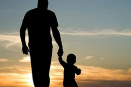 Người đàn ông đề nghị làm giả kết quả xét nghiệm ADN con mình