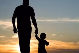 Người đàn ông đề nghị làm giả kết quả xét nghiệm ADN con mình