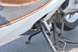 Lời nhắc "chân chống xe" của người lạ cho tôi bài học quý 