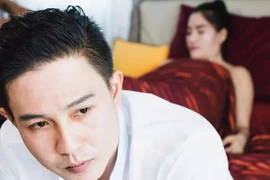 Người chồng ngoại tình quay đầu khi nghe cuộc điện thoại 