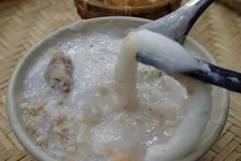Độc đáo món cháo phải ăn bằng đũa, hương vị thơm ngon