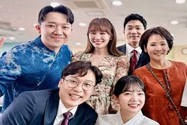 Trấn Thành dự đám cưới em vợ ở Hàn Quốc