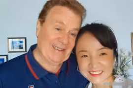 8X cãi lời bố mẹ ra nước ngoài lấy chồng Anh hơn 36 tuổi