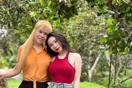 Mẹ chồng khóc vì bị con dâu “chặn” tài khoản mạng xã hội