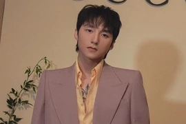 Ủng hộ 1,5 tỷ xây trường, Sơn Tùng tài năng, giỏi kiếm tiền