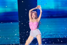 Trang Pháp sở hữu tủ đồ "hack tuổi", sành điệu 