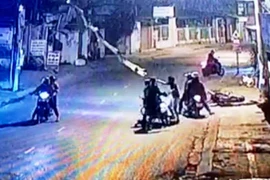 Hàng chục đối tượng đâm chém loạn xạ nhóm thanh niên vì…ghen lầm