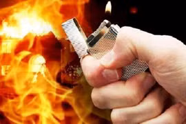 Nghẹt thở giây phút nữ chủ quán bị tưới xăng phóng hỏa