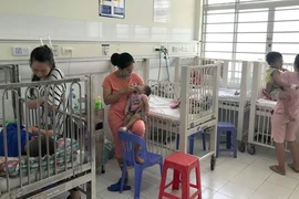 Hà Nội: Tay chân miệng tăng vọt, nhiều trẻ biến chứng não