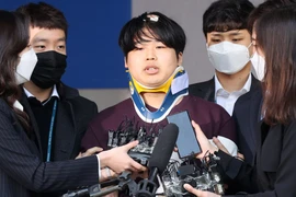 Kiếm triệu USD từ video deepfake đồi trụy về người nổi tiếng