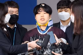 Kiếm triệu USD từ video deepfake đồi trụy về người nổi tiếng