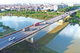 Đại biểu Quốc hội tranh luận việc "bán vải xây cầu" ở Bắc Giang