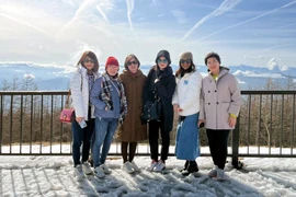 Đi chơi 30/4-1/5: Đổ xô xuất ngoại, tour “hot” khóa sổ