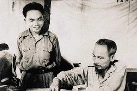 Ảnh hiếm về Đại tướng Võ Nguyên Giáp và Bác Hồ