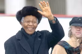 Cựu Tổng thống Nelson Mandela qua đời