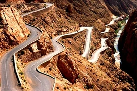 10 cung đường khiến các tay đua mô tô mê mẩn