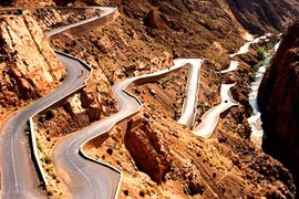 10 cung đường khiến các tay đua mô tô mê mẩn