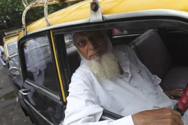 Cận cảnh đội xe taxi cổ lạ độc ở Mumbai