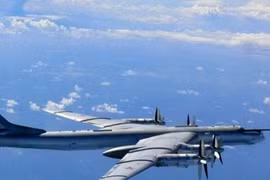 Chiến đấu cơ Nhật rượt đuổi máy bay quân sự Nga