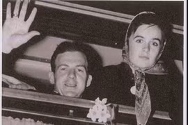 Nhẫn cưới của kẻ ám sát Kennedy bán được 2 tỷ đồng