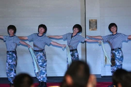 Tận mắt cuộc sống lênh đênh của nữ Thủy quân lục chiến TQ