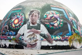 Hòn đảo nhiều màu sắc với những bức bích họa ấn tượng