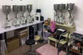 Cơ sở “phù phép” mỹ phẩm giả thành hàng hiệu 