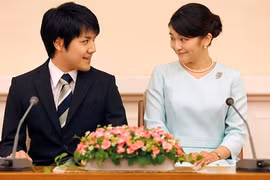 Chuyện tình không khoảng cách địa vị của công chúa Nhật Bản