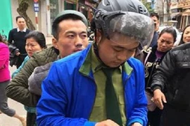 Người đàn ông Trung Quốc đâm nữ nhân viên trong quán cà phê