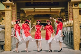 “Ngũ long công chúa” Bình Dương chụp ảnh đón Tết siêu đáng yêu 