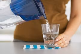 Điều gì xảy ra nếu uống nước ngay sau khi thức dậy?