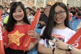 Trọng Đại, Quang Hải U20 Việt Nam khoe "bồ" xinh như hot girl