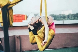 Điêu đứng vì những giáo viên yoga xinh đẹp và "dẻo như bún"