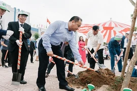 Toyota Việt Nam “Chung tay xanh hóa học đường“