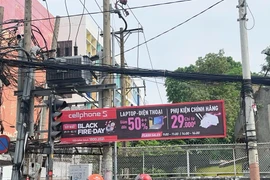 ‘Ngày đen tối’ phủ khắp các ngã đường sáng, đẹp nhất nhì TP HCM