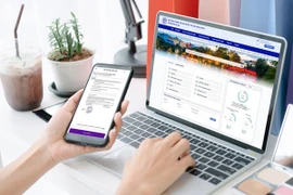 Gần Tết, vợ muốn bán hàng online, chồng càu nhàu phản đối