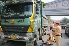 Hà Nội đề xuất nâng mức phạt vi phạm giao thông tới 120 triệu...