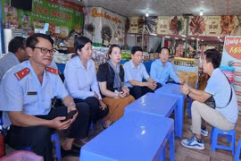 Nguyên nhân du khách rơi xuống sông ở chợ nổi Cái Răng