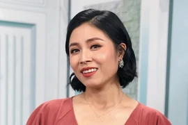 BTV Hoàng Linh phản ứng ra sao giữa ồn ào quảng cáo sữa giả?