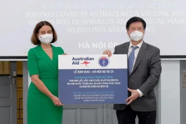 Bộ Y tế tiếp nhận thêm 300.000 liều vaccine COVID-19 từ Australia